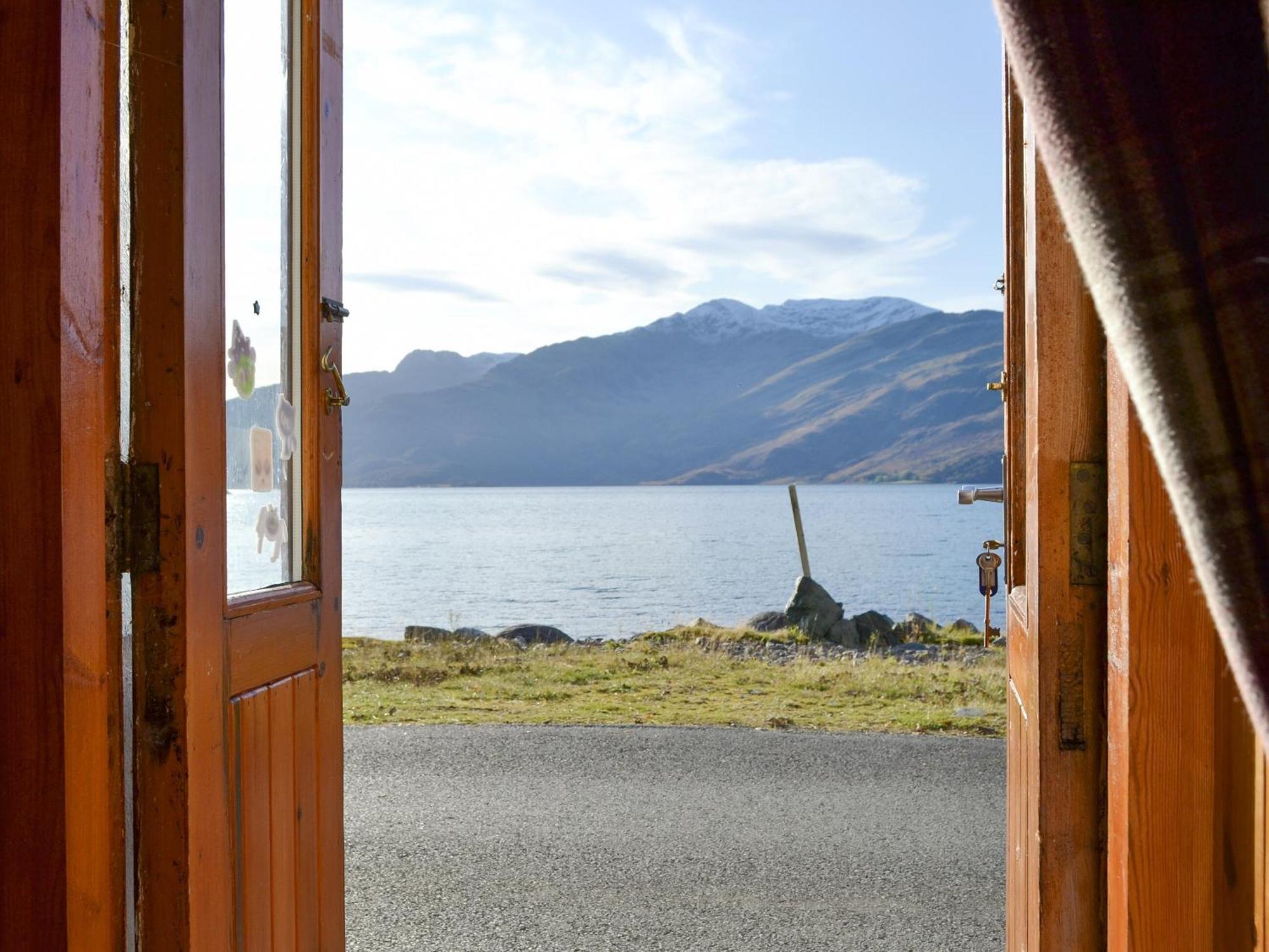 Shore Cottage Arnisdale Zewnętrze zdjęcie